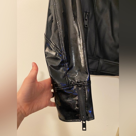 Black Jacket - Picture 4 of 13